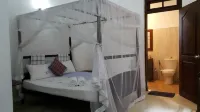 Riverside Homestay Apartments Hotels in Sirimalwatta
