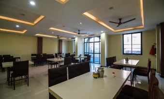 Hotel Shreeram - Housity