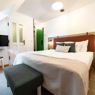 Czakó Bed&Breakfast Hotel dekat Benteng Budapest