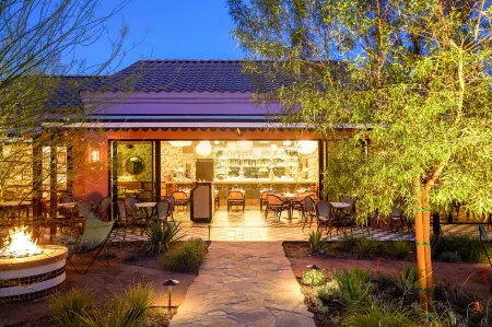 Sands Hotel and Spa Отели рядом с достопримечательностью «Индиан-Уэллс Теннис Гарден»