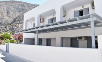 Zacharakis Studios