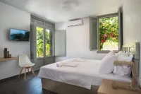 Melagrana Hotels in Milos