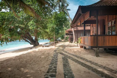 Murex Bangka Dive Resort Отели в г. North Minahasa Regency