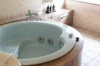 Nami No Ue Crystal Hotel