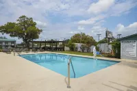 Best Western Central Inn - Pool