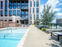 Global Luxury Suites at Reston Town Center - Pools
