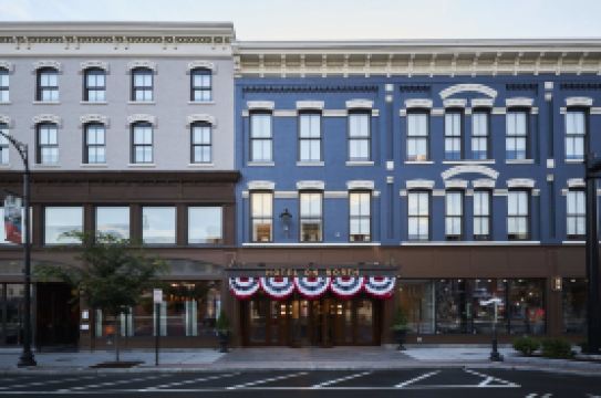 Hotel on North