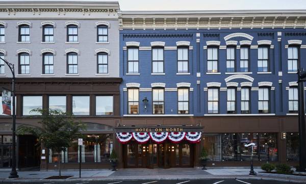 Hotel on North