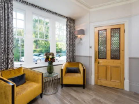 The Lawn Guest House Gatwick Hotels in Horley