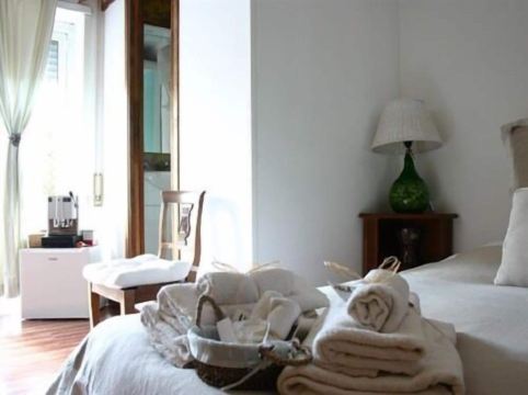 Le Fate Apartments