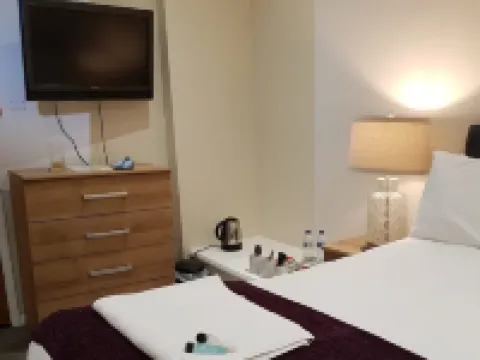 The Dog Inn Hotels in Halstead