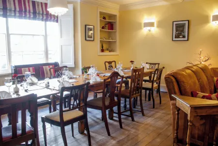 The Dragon Hotel Отели в г. Форден вит Лейтон энд Трелистан