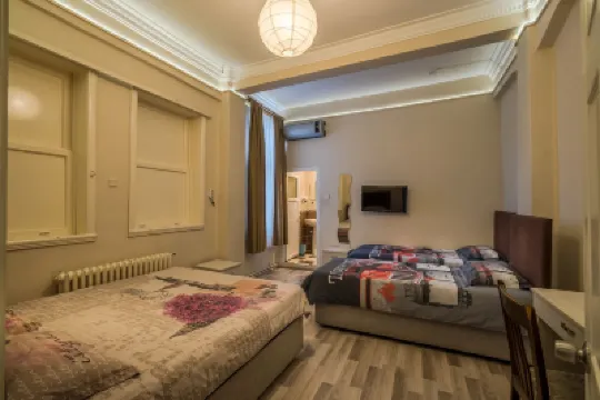 Erenler Hotel & Hostel โรงแรมใกล้ทอปกาปี พาเลซ