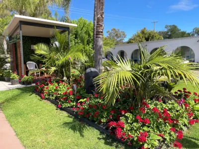 Mulwala Resort Hotels near Ski Rides