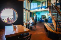 Blue Wave Inn Hotels in Ashland County