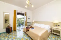 Hotel San Lorenzo Thermal Spa Hotels in Lacco Ameno