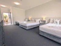 Island Palms Motor Inn