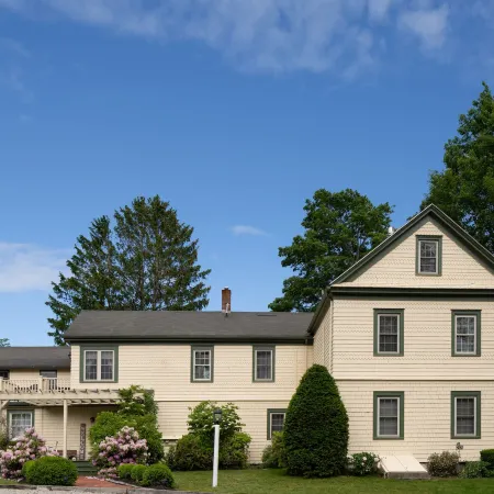1802 House Bed & Breakfast