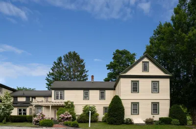 1802 House Bed & Breakfast Hotels near Maine-ly Drizzle, Kennebunkport ME - open 7 days a week.