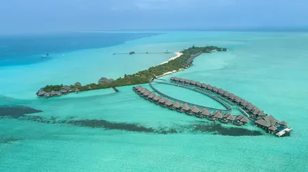 Taj Exotica Resort & Spa, Maldives Отели в г. Эмбуду