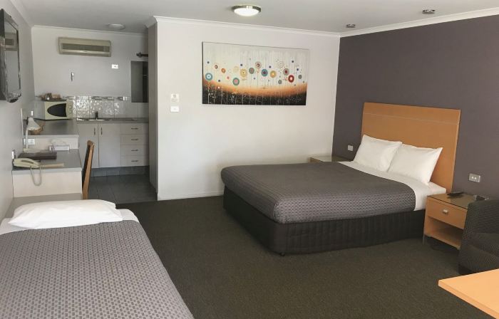 Sportsmans Motor Inn