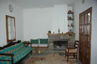 Split-Level House in East Pelion Hotels in Mouresi