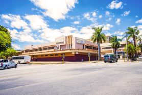 Coyotes Hotel & Conference Centre