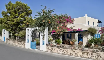 Paradise Resort Hotels in Thira