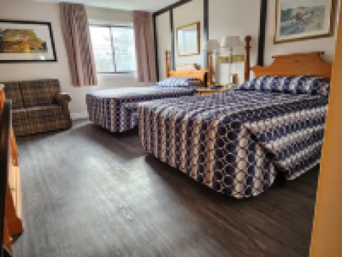 McIntosh Country Inn & Conference Centre Hotels in Stormont, Dundas and Glengarry United Counties