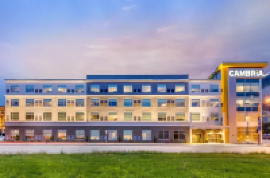 Cambria Hotel Milwaukee Downtown