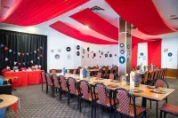 Grand Tasman Hotel Hotels in Charlton Gully