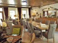 Zum Achten Himmel Hotels in Ernst