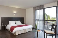 Logis Hôtel Terre de Loire فنادق في Belleville-sur-Loire