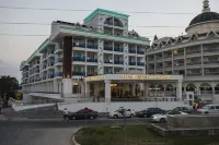Palm World Side Resort & Spa فنادق في إليكا