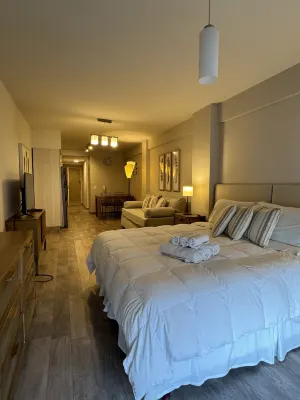 Urbana Suites & Studios 440 Hôtels à proximité de : Camping El Yeti