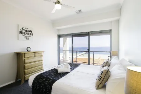 Boardwalk by Rockingham Apartments Отели в г. Рокингем