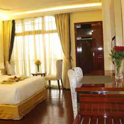 Golden Royal Hotel Rooms