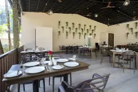 Stone Wood Premier Gokarna - breakfast