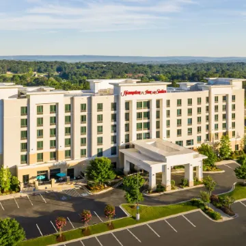 Hampton Inn & Suites Chattanooga/Hamilton Place Отели рядом с достопримечательностью «Торговый центр Hamilton Place»