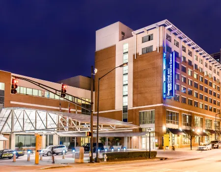 Georgia Tech Hotel and Conference Center Отели в г. Фултон