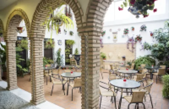 洛斯法羅樂思酒店