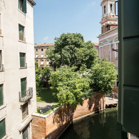 Locanda Leon Bianco on the Grand Canal
