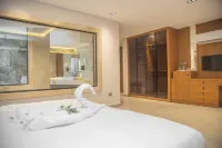 Alpha Pyramids Hotel