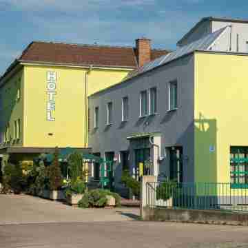 Motel Baden Hotel Exterior