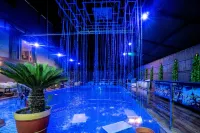 Hotel 5 Flowers Ananta Elite - Swimmingpools