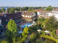 Wellnesshotel Seeschlößchen - Privat- Spa & Naturresort Hotels in Senftenberg