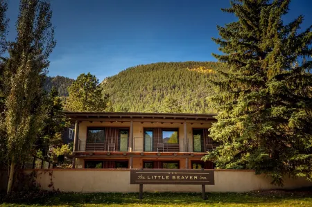 Little Beaver Inn Отели в г. Дивайд