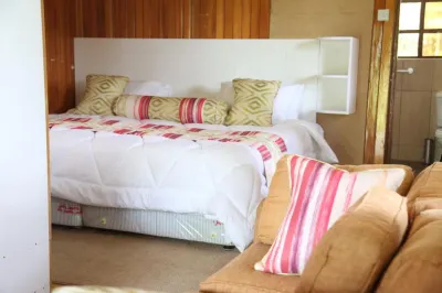White Thorn Cottages Hotels near Crossroads plaza