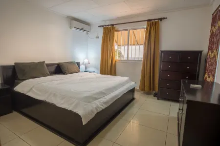 Atlantis Beach Hotel Отели в г. Грэйтер Монровия