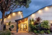 Big4 Middleton Beach Holiday Park Hotels in Emu Point